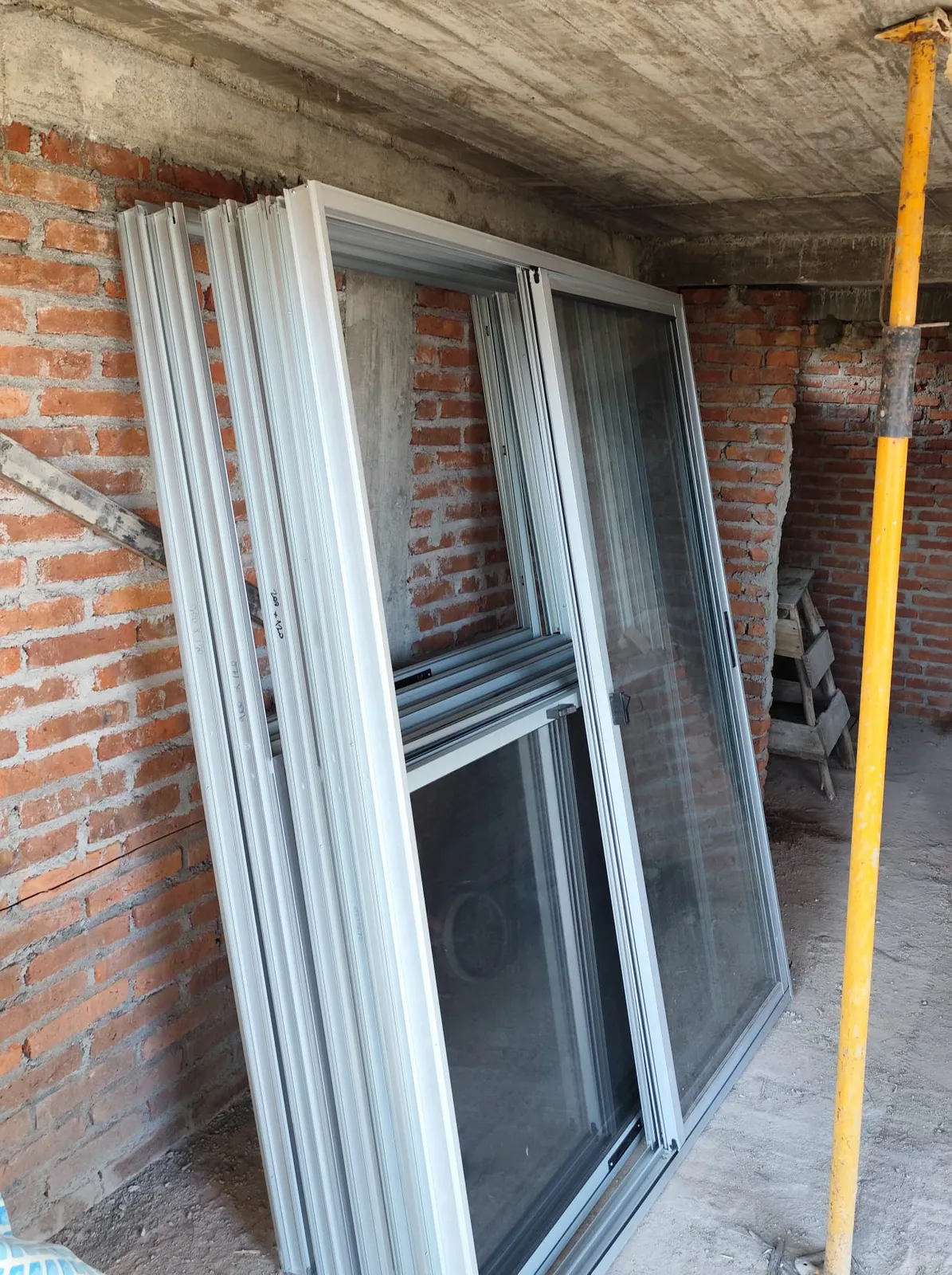 Trabajo de aberturas realizado por MG Construcciones (foto 6)